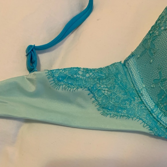 Victoria Secret Very Sexy Push Up Bra - Picture 4 of 7